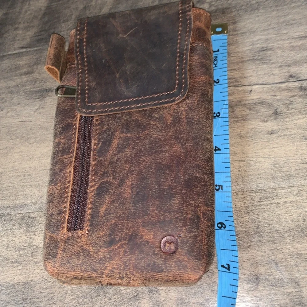 NWB MOONSTER LEATHER PHONE HOLSTER